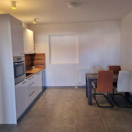 Sukošan Apartment Mate מראה חיצוני תמונה