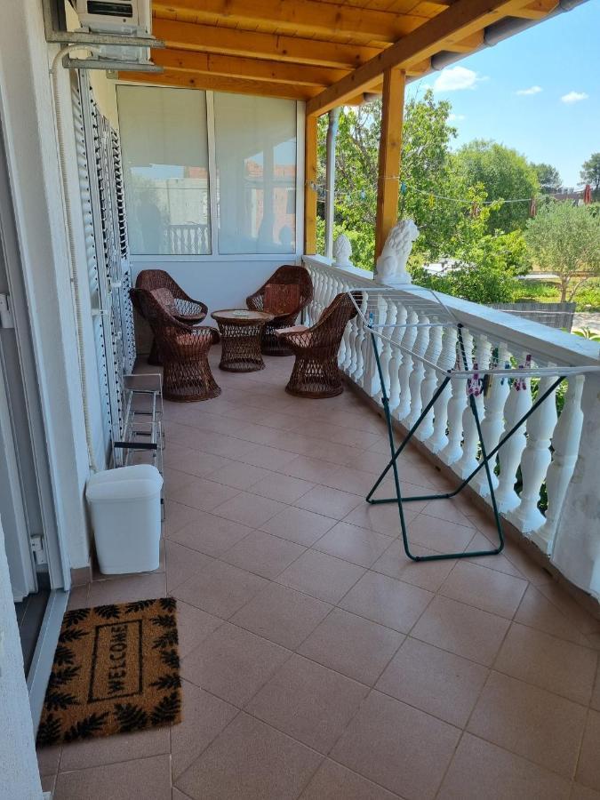 Sukošan Apartment Mate מראה חיצוני תמונה