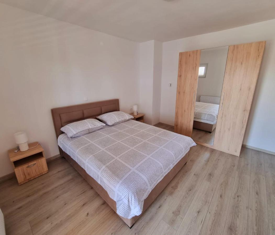 Sukošan Apartment Mate מראה חיצוני תמונה