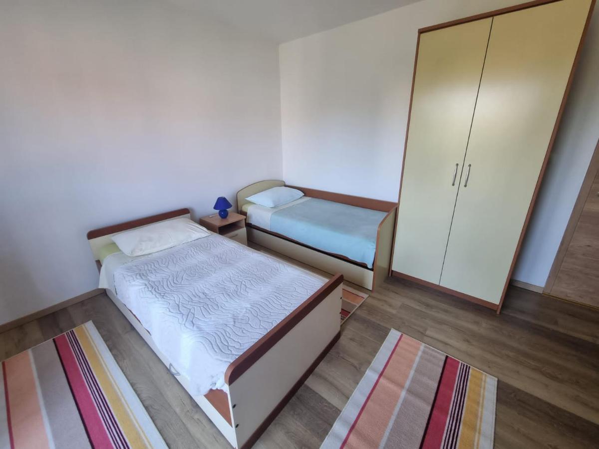 Sukošan Apartment Mate מראה חיצוני תמונה